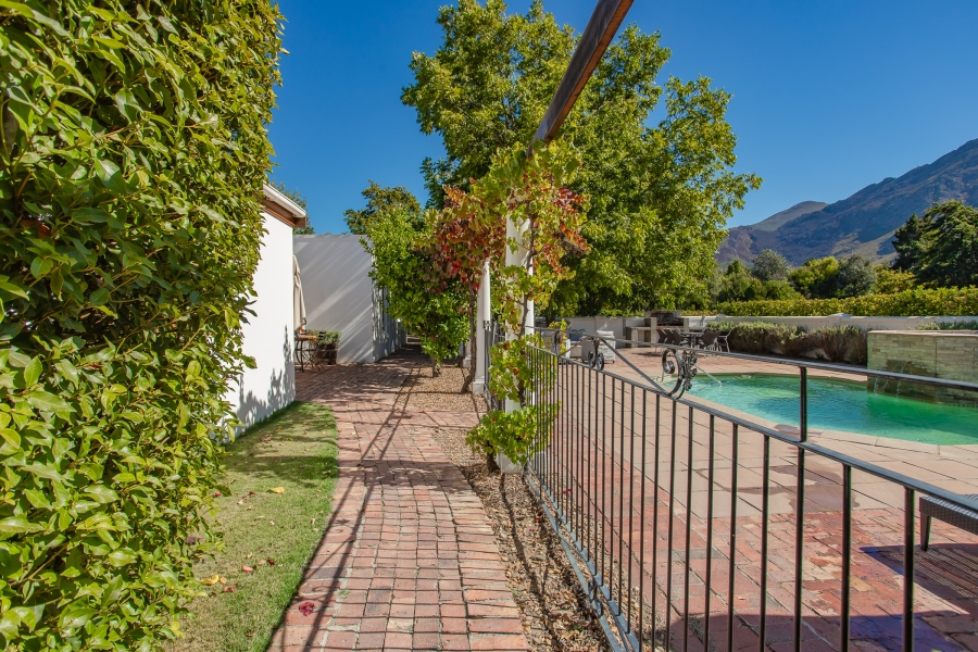 7 Bedroom Property for Sale in Franschhoek Western Cape
